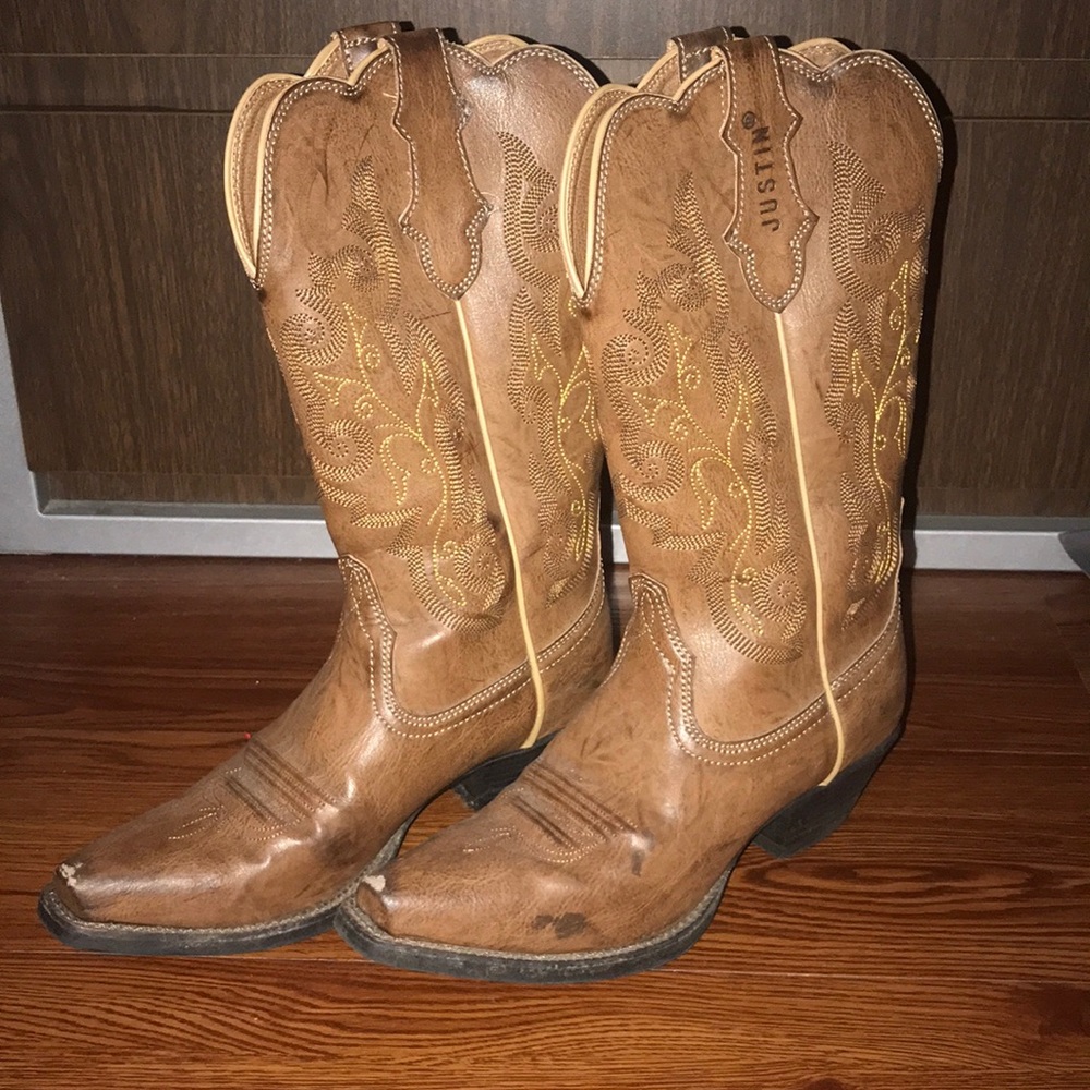 Like NEW Justin Cowboy Boots